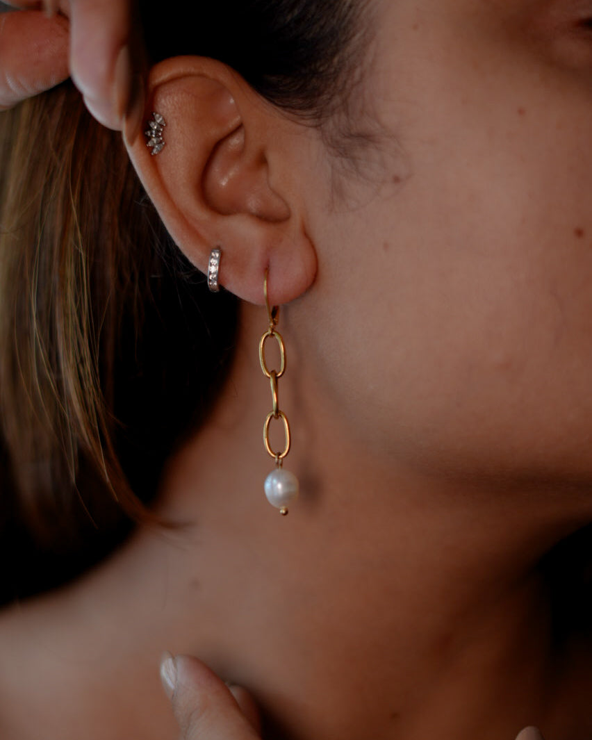 Fresh Pearl Earrings
