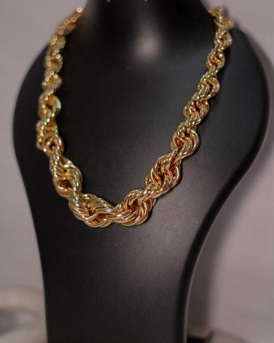 Head Turner Necklace