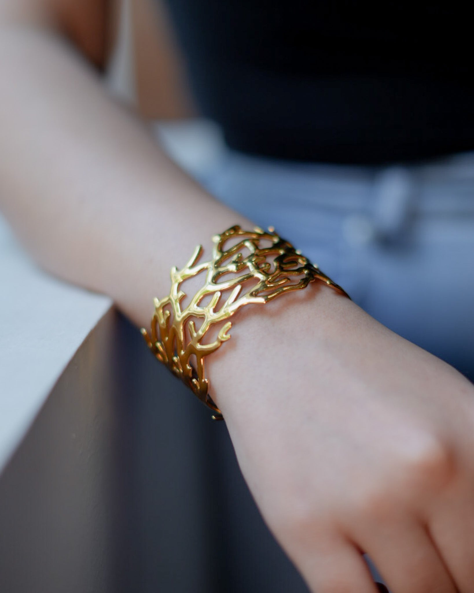 Root Hand Cuff