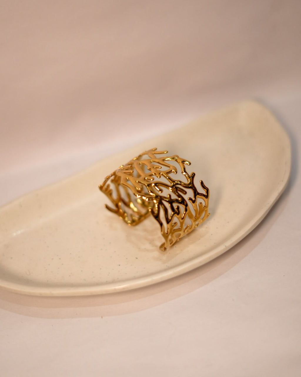 Root Hand Cuff