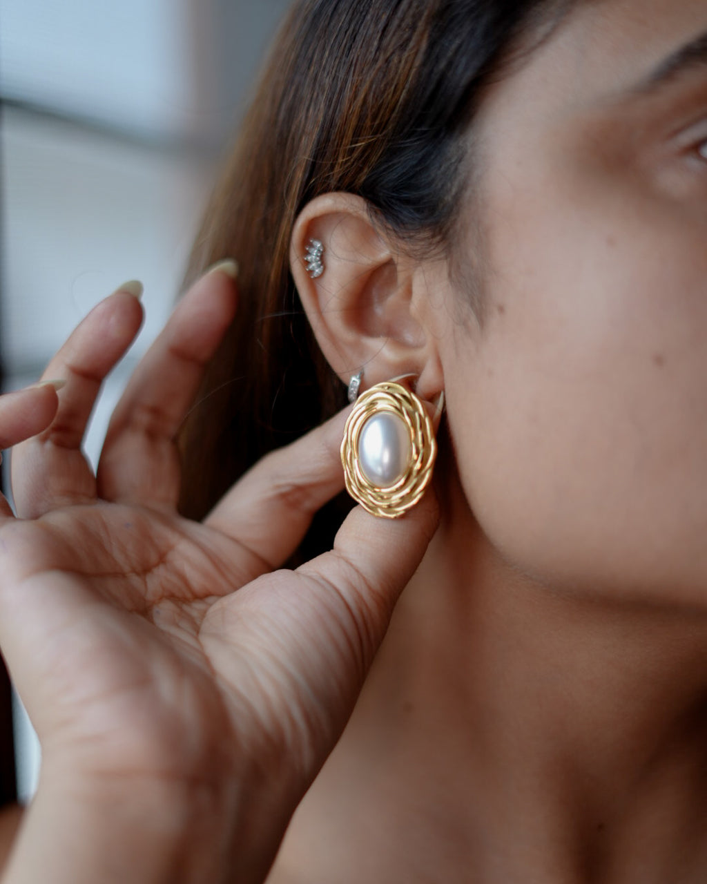 Solid Pearl Studs